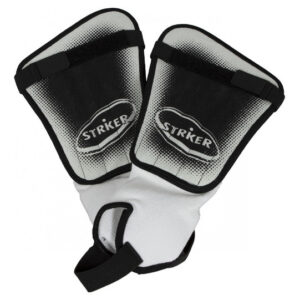Canillera con tobillera Striker