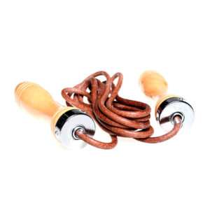 Soga de Cuero con Mangos de Madera Material: Madera / Cuero Soga: 275cm Color: Madera